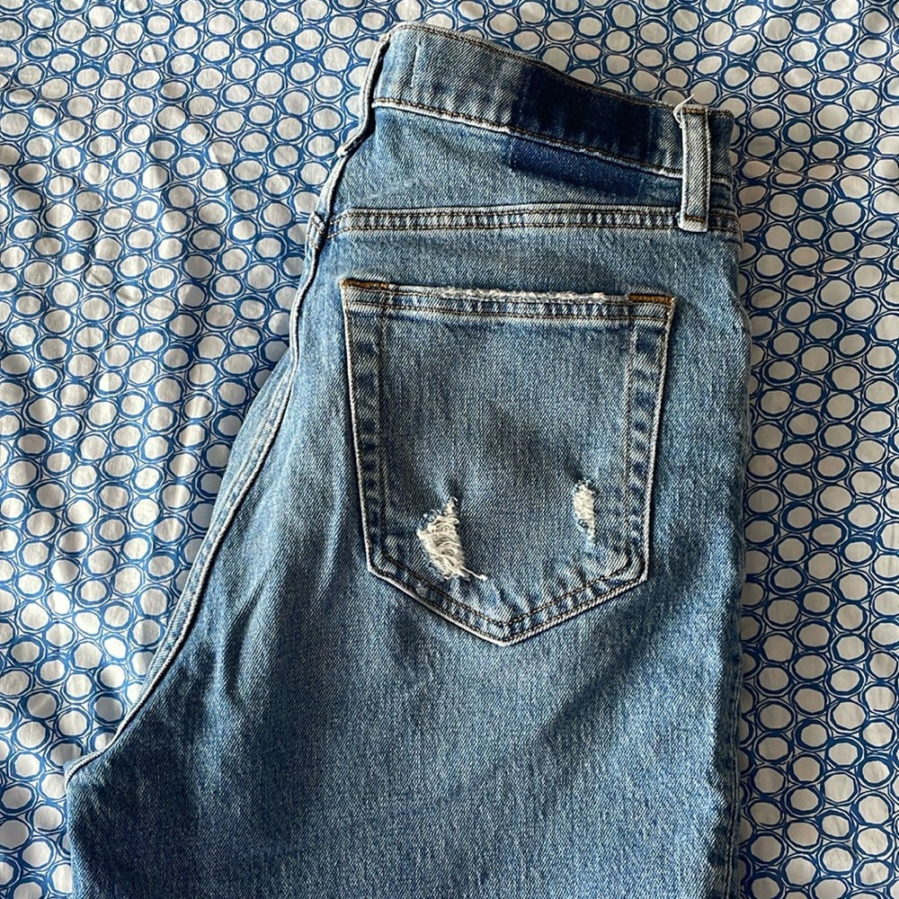 Abercrombie & Fitch The ‘90s Straight Ultra High Rise Crossover Jeans